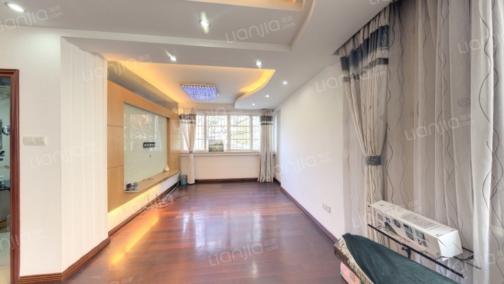 启秀南苑二手房实景图