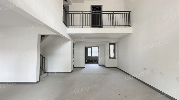 美的君兰湖山二手房实景图