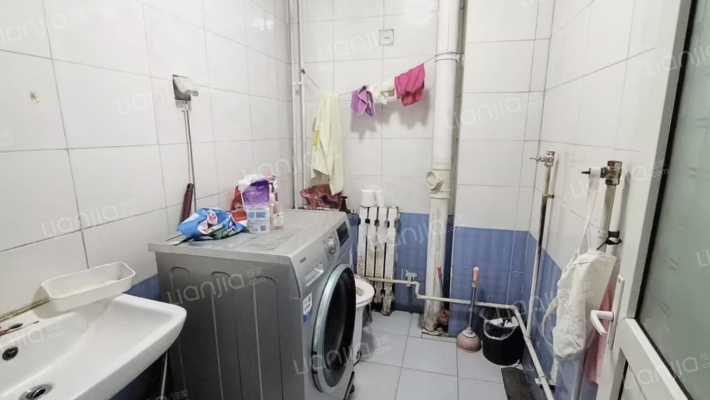 华阳公寓 小区干净整洁 采光好 无遮挡-卫生间A