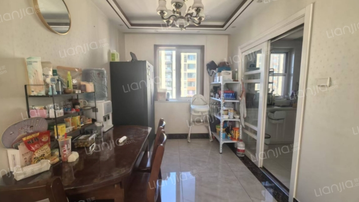 北京界三利中和城，门口838车站，距离六里桥45位置好-餐厅