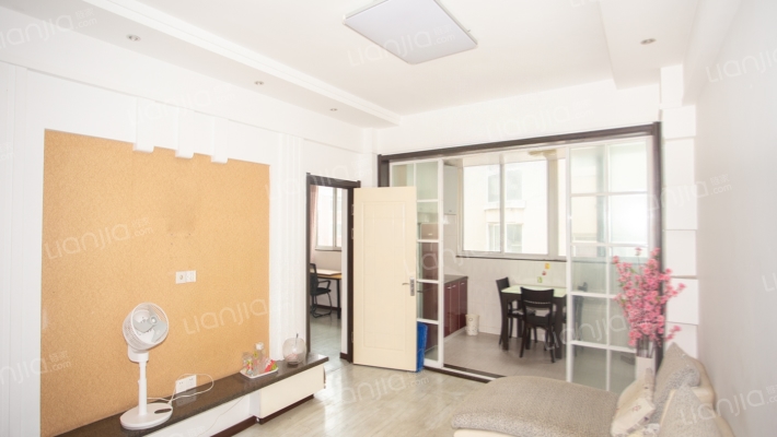 鸿润宝业家园二手房实景图