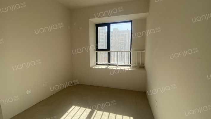 高新区，京港澳告诉旁，大社区。-卧室A