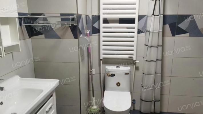 高铁旁边，出行方便小区环境优美，精装修拎包入住-卫生间