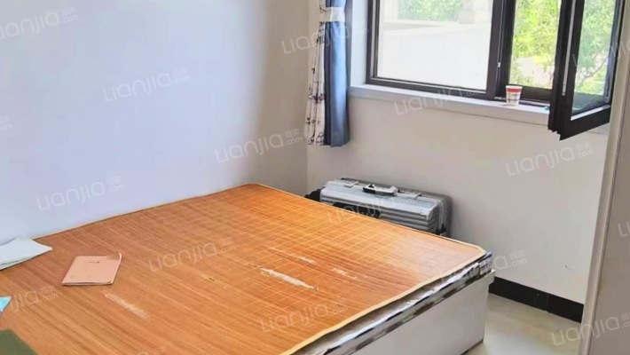 南北通透三居，精装，集中供暖，人车分流-卧室B