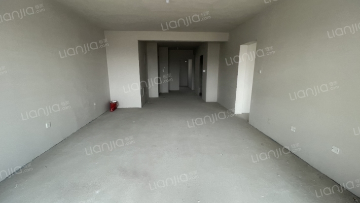 一梯两户小洋房，南北通透，采光视野，交通便利。-客厅