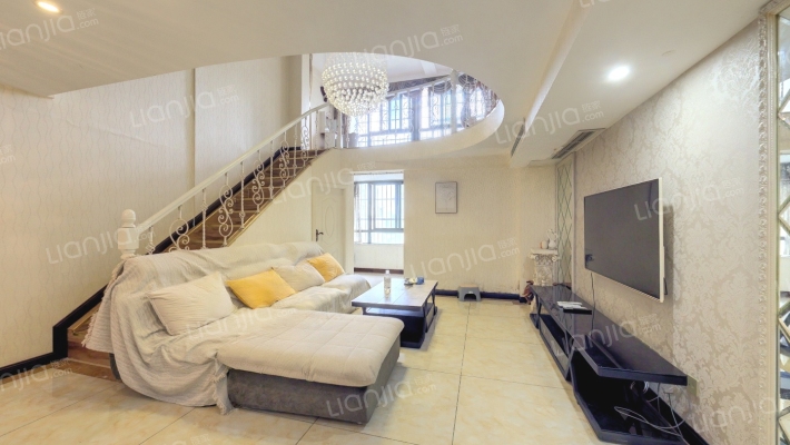 荷里活二手房实景图