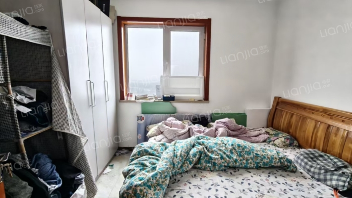 急售南北向精装小三居，满五，价格美丽-卧室B