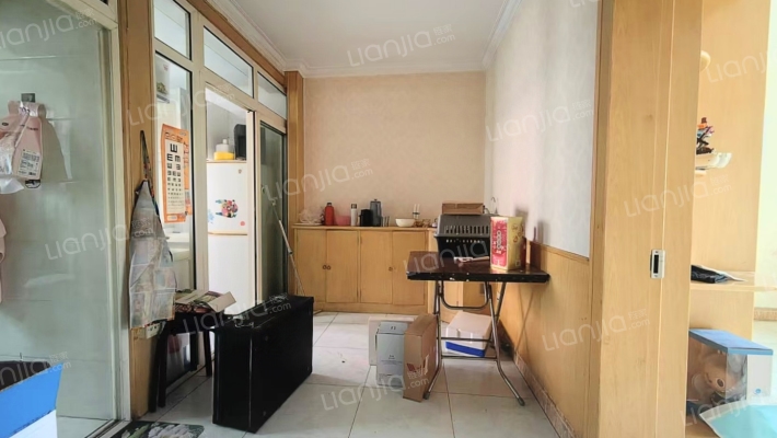 学园小区 3室2厅 南 北-餐厅