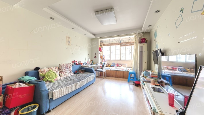 政立路545弄二手房实景图