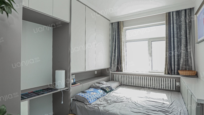 亚兴国际公寓精装修 一室一厅  看房方便-卧室
