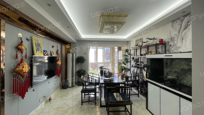 江南新城华苑二手房实景图