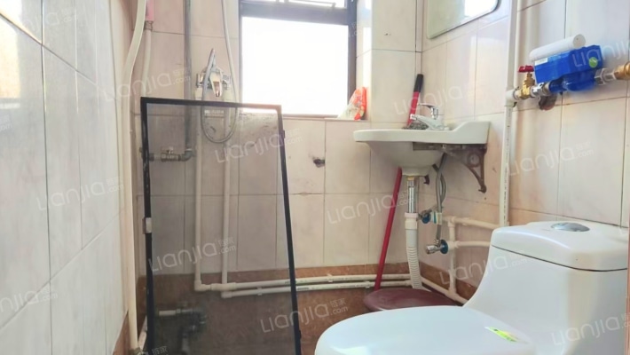 建厂局的家属院 范阳路 小三居-卫生间