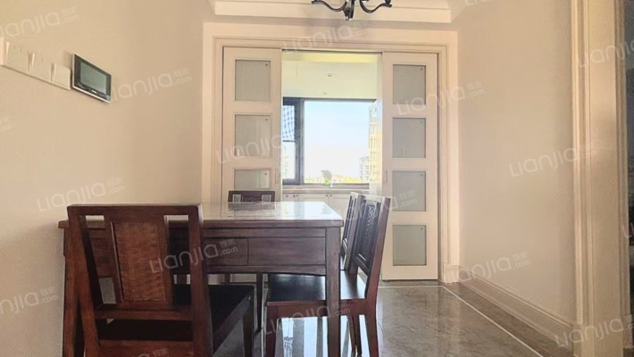 绿城蓝湾小镇·百合苑二手房实景图