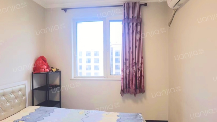 简单装修拎包入住 南北通透 大三居 好楼层 房本满二-卧室C