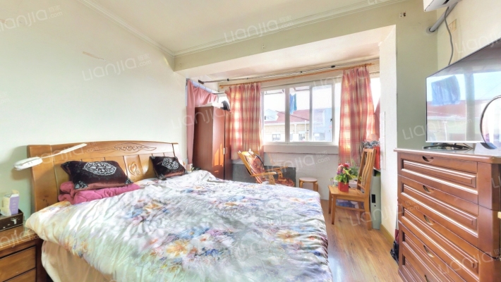 沁秋小区二手房实景图