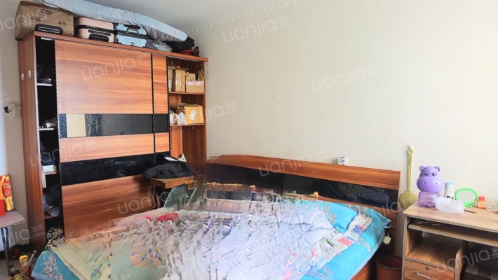 水岸花城集体供暖，70年产权，交通便利-卧室B