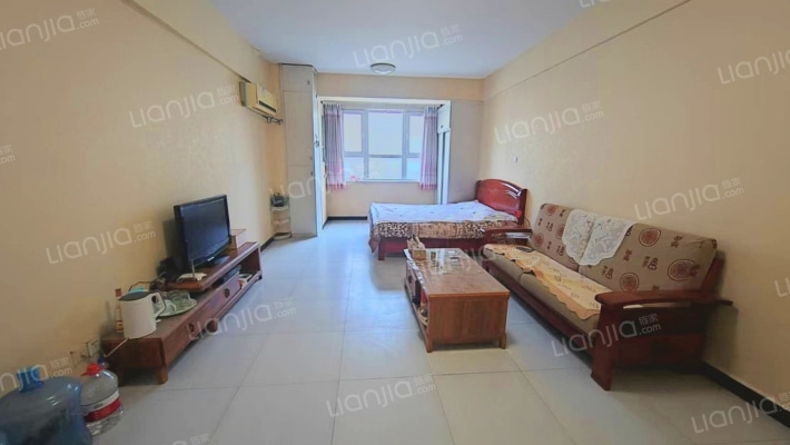 房子是大产权，民水民电，可以注册公司，低税-客厅