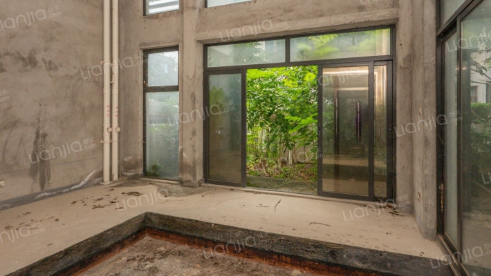 鲁能美丽三区A区二手房实景图