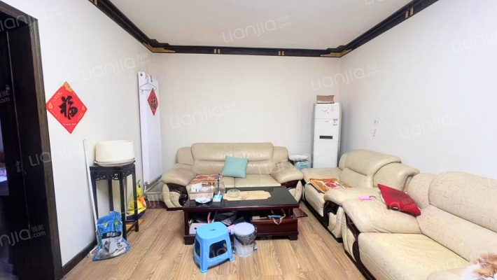 锦江花园二手房实景图