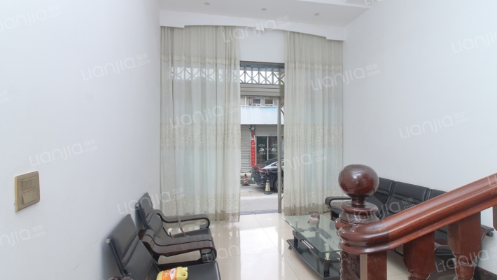 新振路二手房实景图