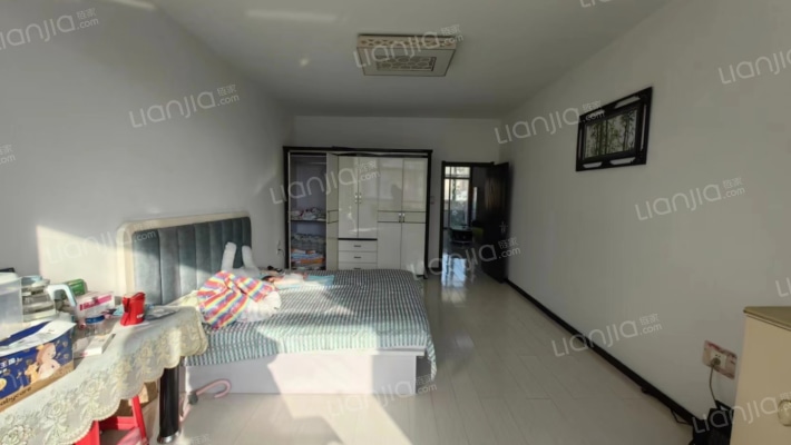 和平四期二手房实景图