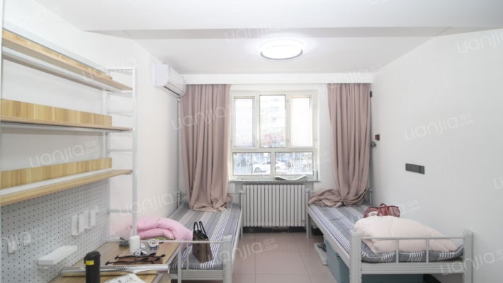 东市场小区二手房实景图