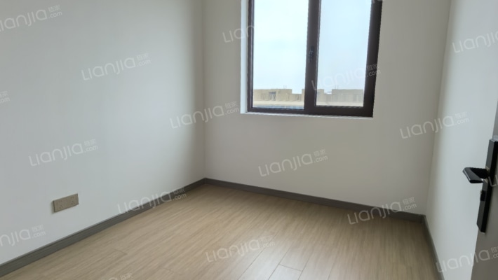 小区C位观景位置，凤凰楼层，采光视野开阔-卧室B