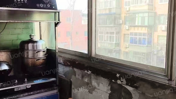 南北通透  交通便利    采光全天-厨房