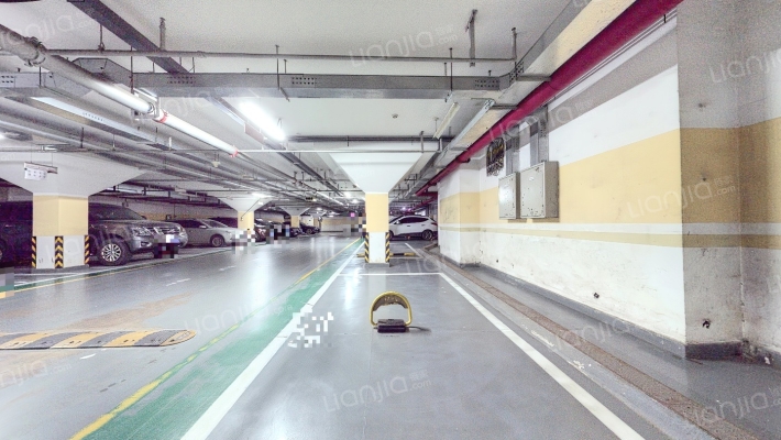 领秀翡翠山A区二手房实景图