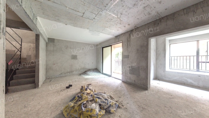 财信中梁首府二手房实景图