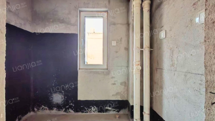 三利中和城二期C区 3室1厅 南 北-卫生间