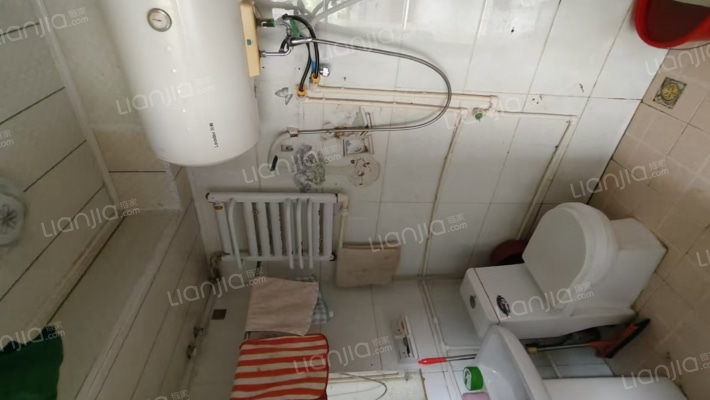 物探局园林社区 两居采光通风好 集中供暖 采光充足-卫生间