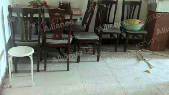 南北通透 大三居  低楼层 七十年大产权....-餐厅