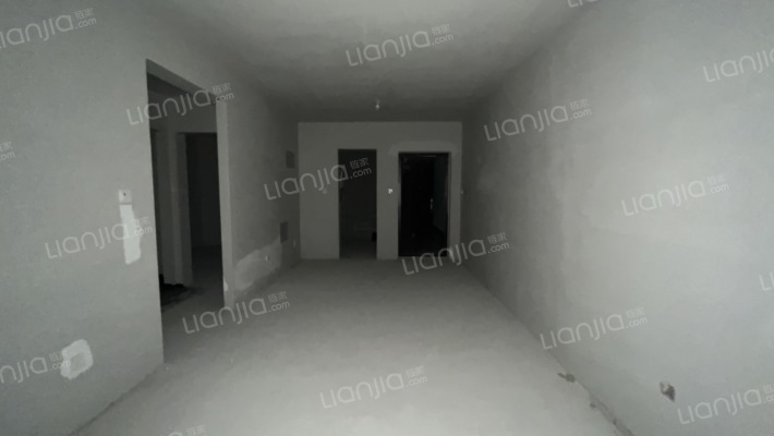 新小区，南北通透两居，人车分流-餐厅