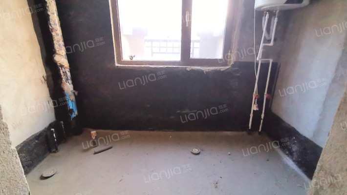 房子是A栋上叠，随时看房，小区环境优美。-卫生间B