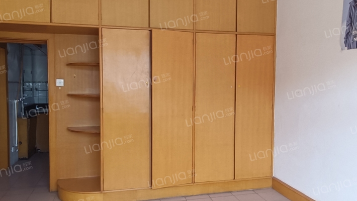 房本满五唯一，三阳开泰户型，低楼层居住舒适-卧室C