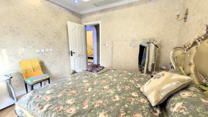 南北通透的联排别墅，品质社区，绿化好，没有遮挡.-卧室C