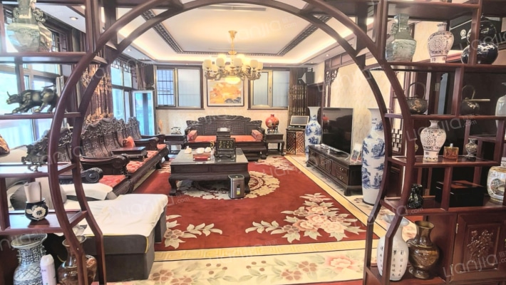市区独栋  一层带院  自住精装修-卧室A