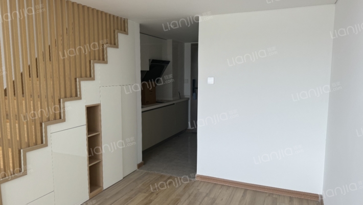 嘉霖深湾1号二手房实景图