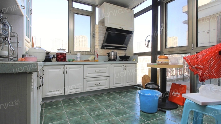 此房满五唯一 南北通透 带汗蒸房 全天采光-厨房