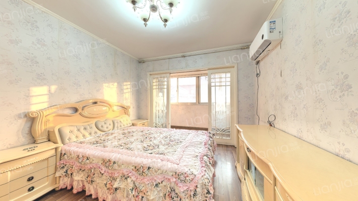 新百花园二手房实景图