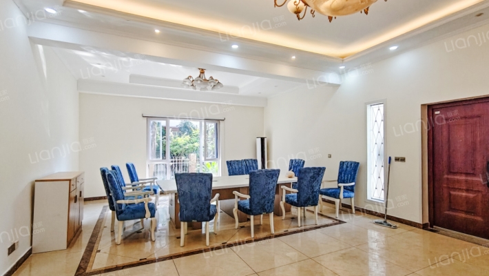 中央花园新城市别墅二手房实景图