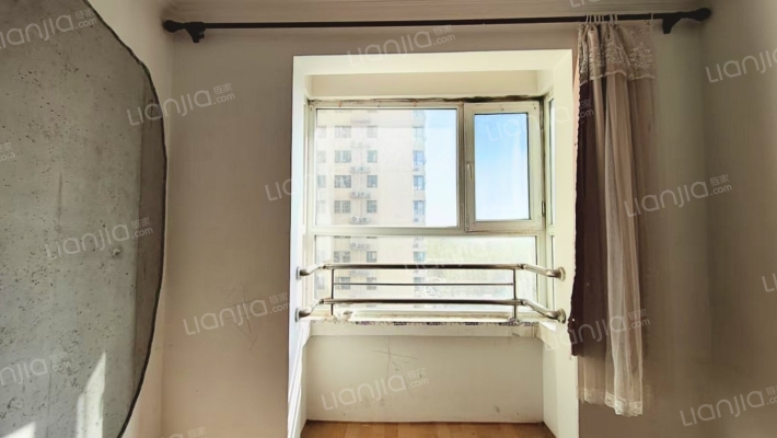 好位置好楼层，正规一居室，采光好。-阳台