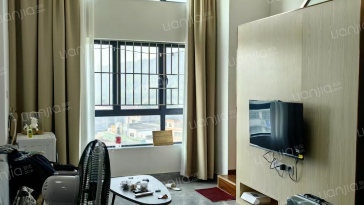 御山风景二手房实景图