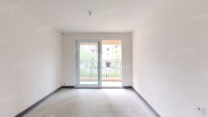 世茂江海天成二手房实景图