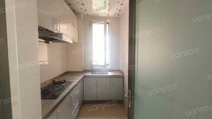 房子是南北通透大两居室，全明户型，采光视线好。-厨房