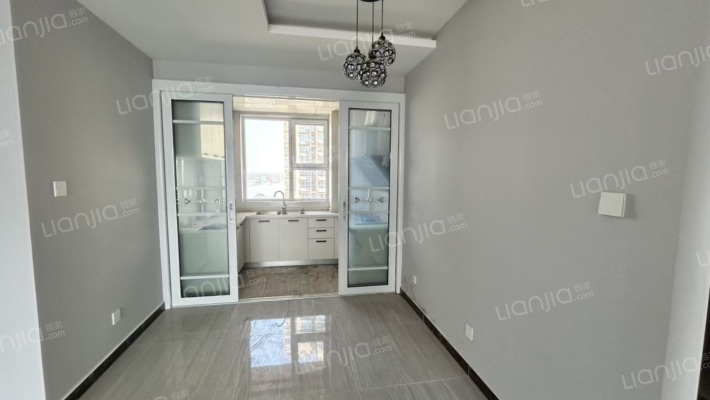 水榭春天 3室2厅 南 北-餐厅