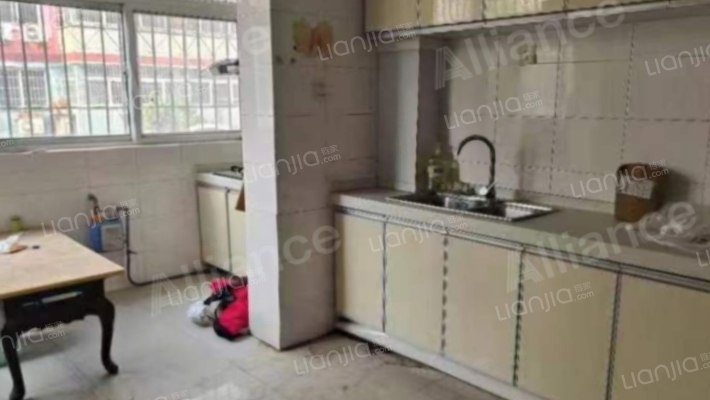 好楼层，大两居室，简单装修，拎包入住，-厨房