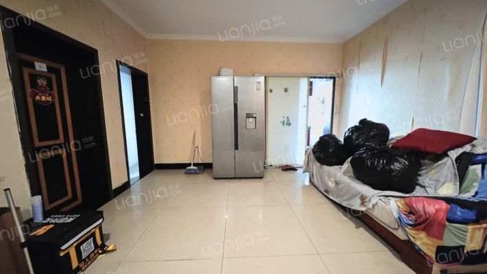 世发家园二手房实景图