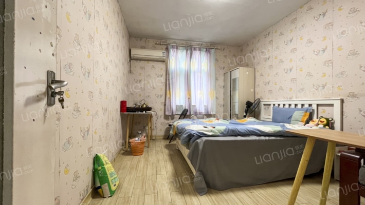 生活便利，出行方便，配套齐全，小区入住率高。-卧室A